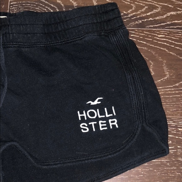 Distressed hollister shorts - Picture 2 of 3